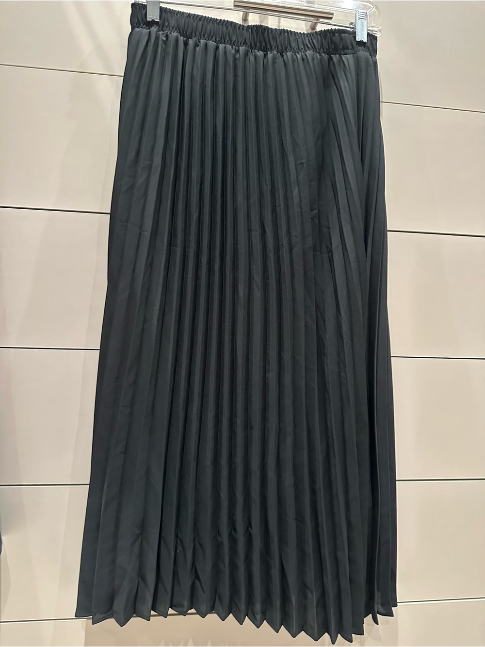 Women's Black Pleated Midi Skirt